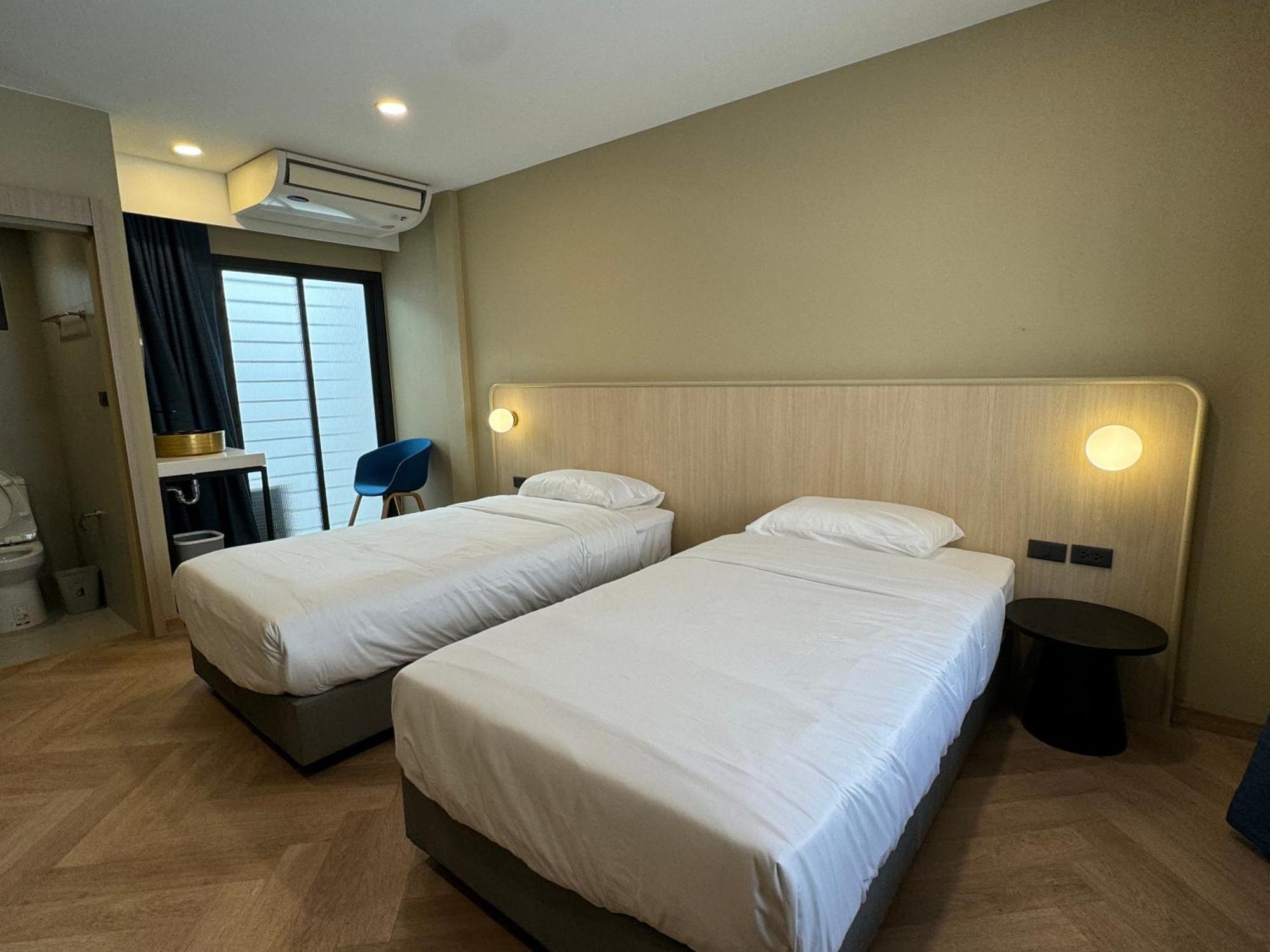 Parcel Hotel Bangkok Esterno foto