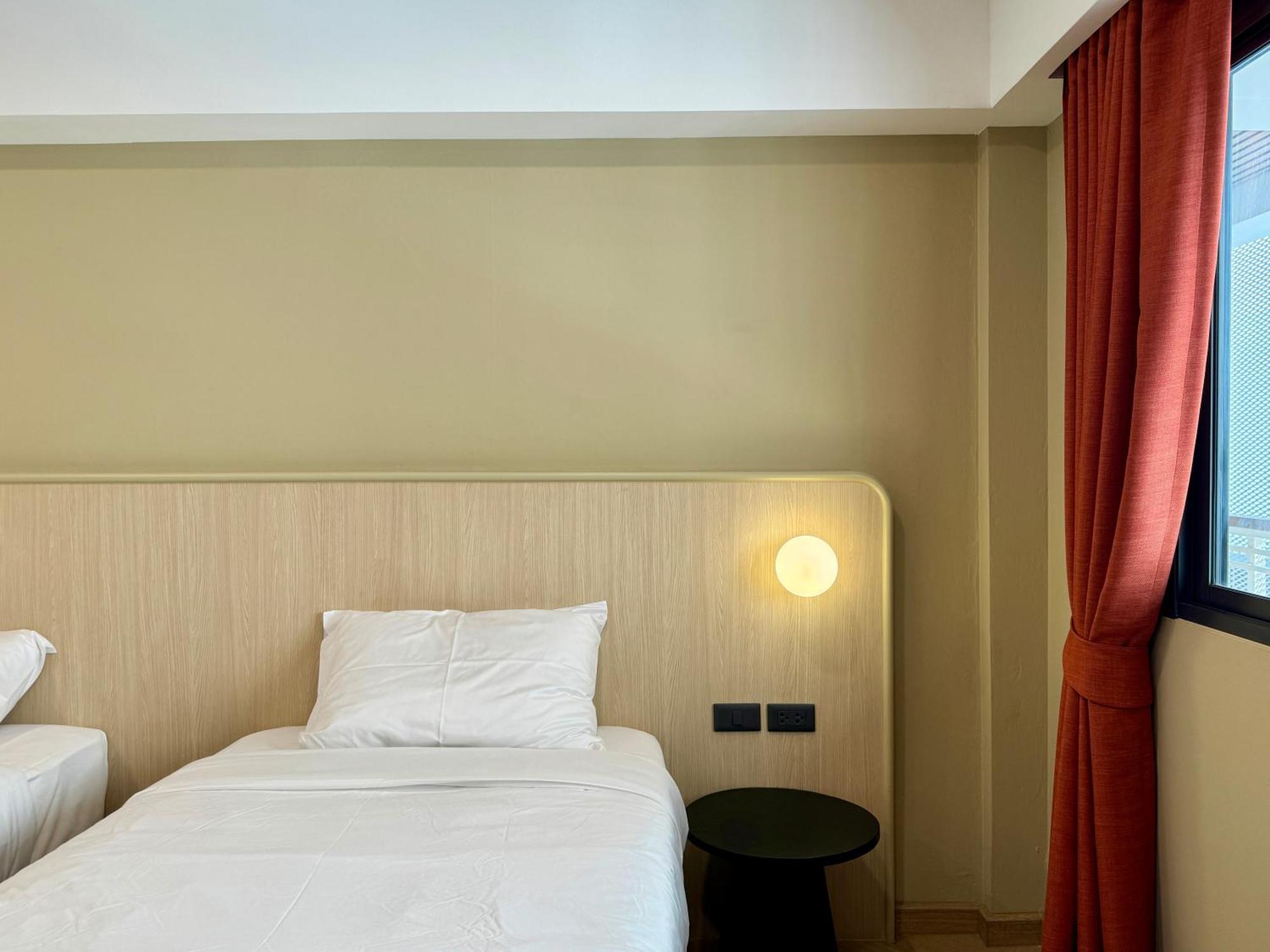 Parcel Hotel Bangkok Esterno foto