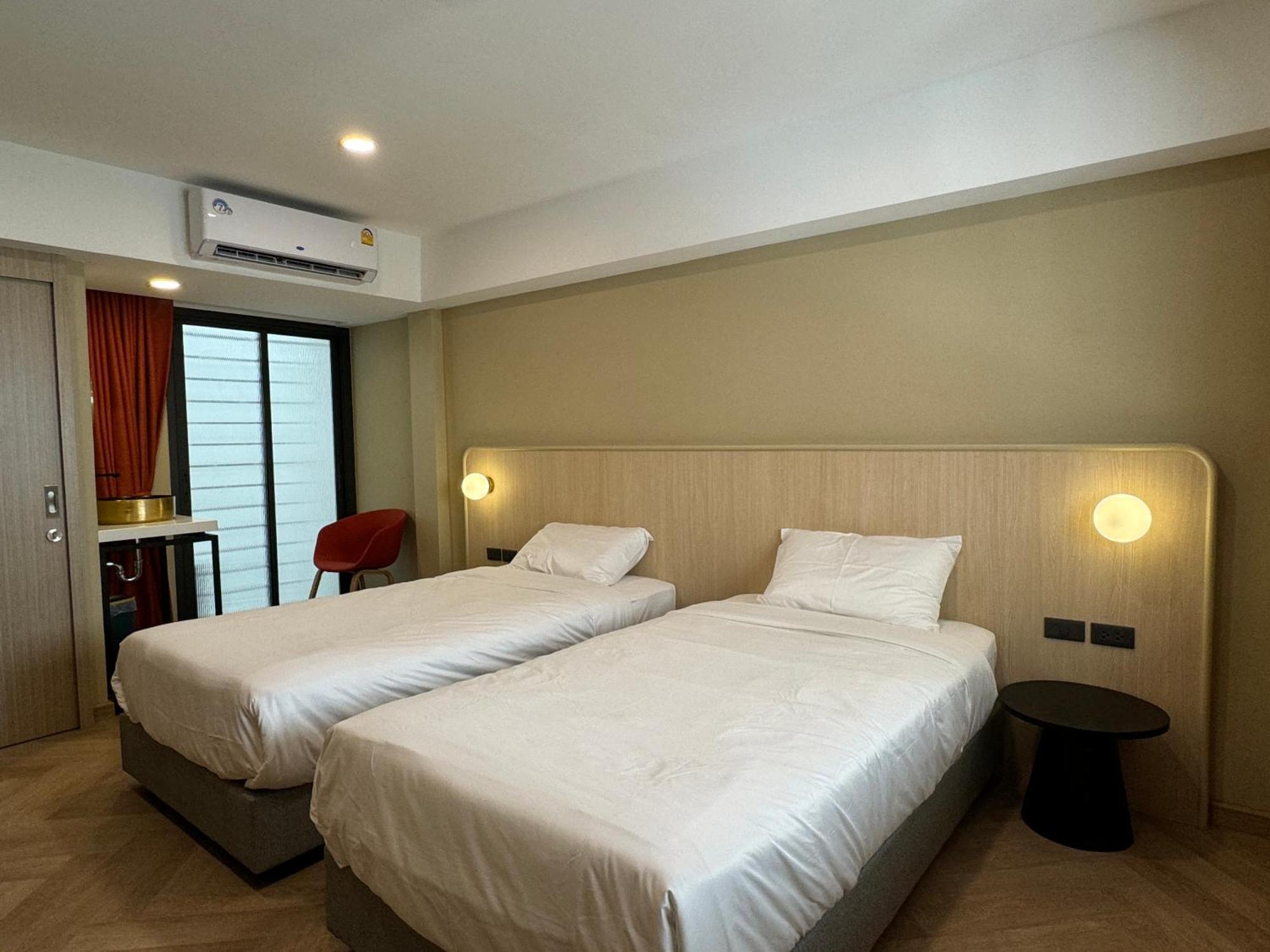 Parcel Hotel Bangkok Esterno foto